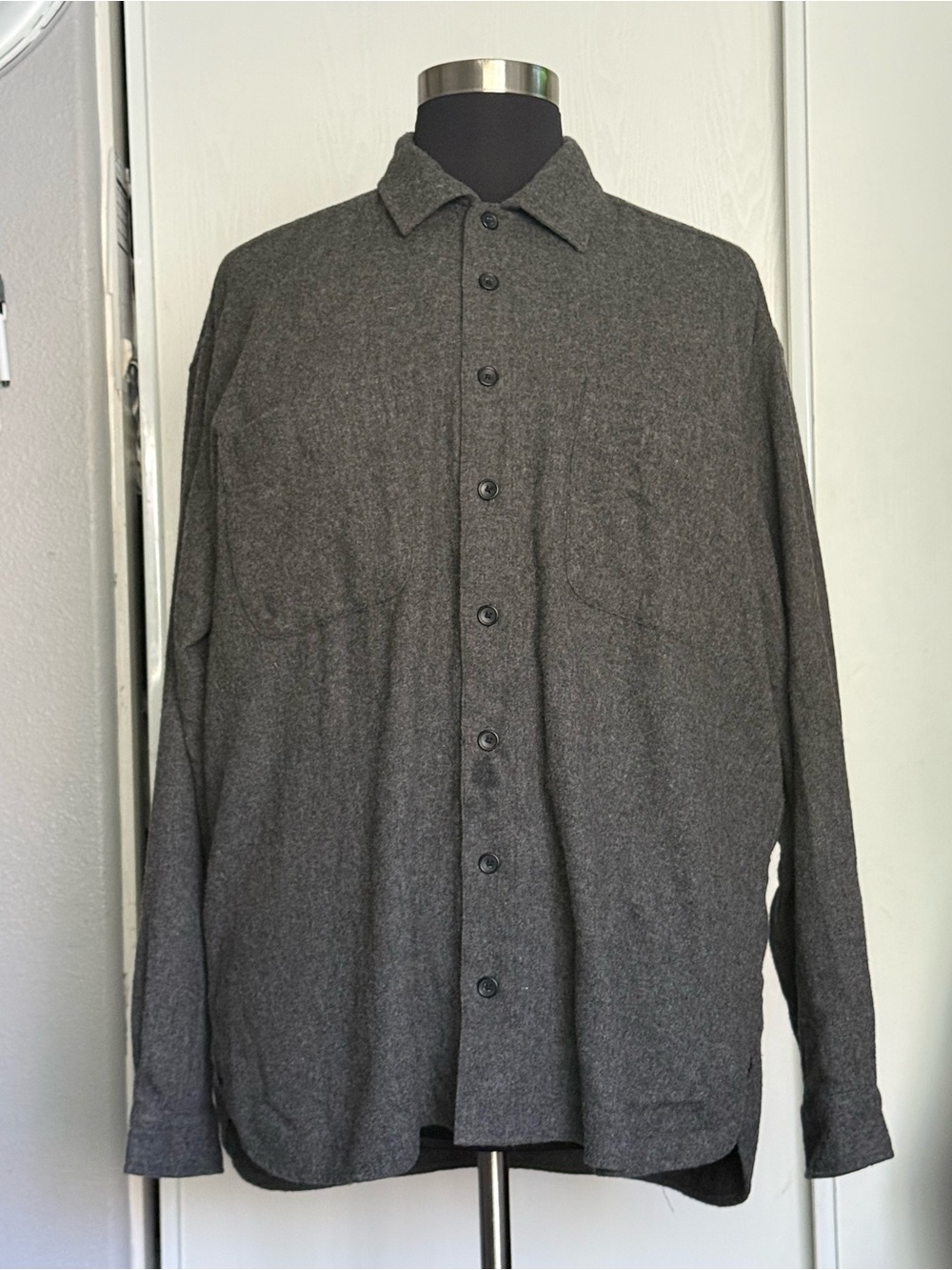 Naturalife Men's Casual flannelCharcoal Button-Down Shirt lined pockets workwear